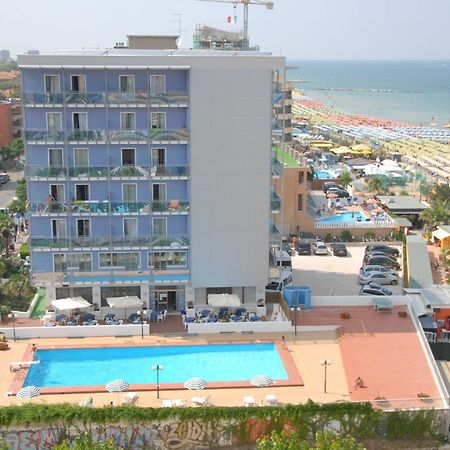 Hotel Majestic Pesaro Exterior foto